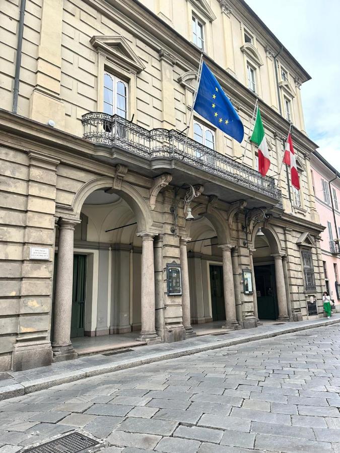 パヴィーアCasa Del Teatroアパートメント エクステリア 写真
